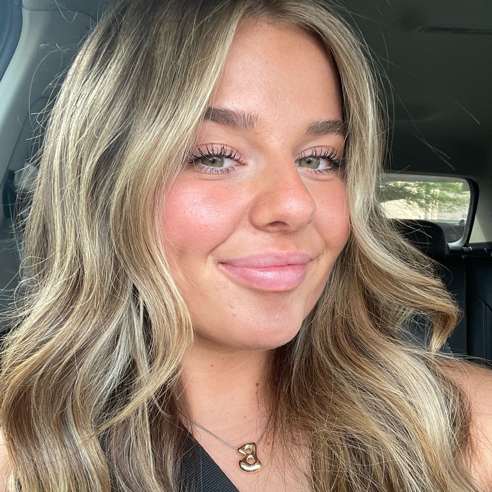 Meet your Posher, Hallie